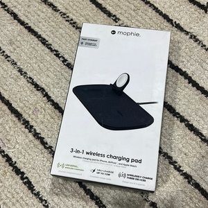 Mophie 3-in-1 wireless charging pad